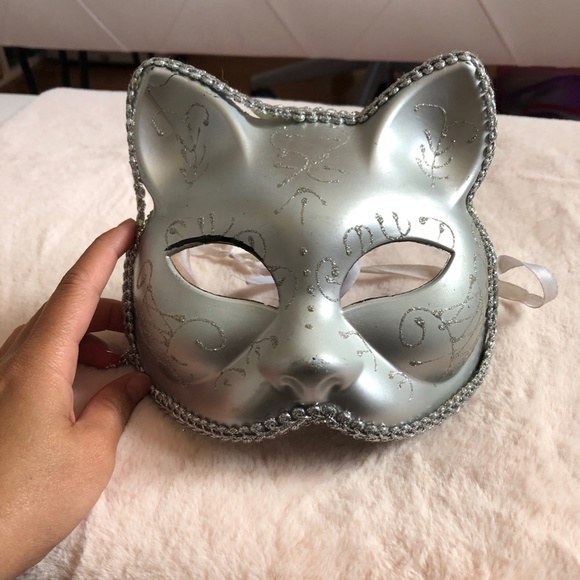 Masquerade Masks for Home Decor - Picture 3 of 16